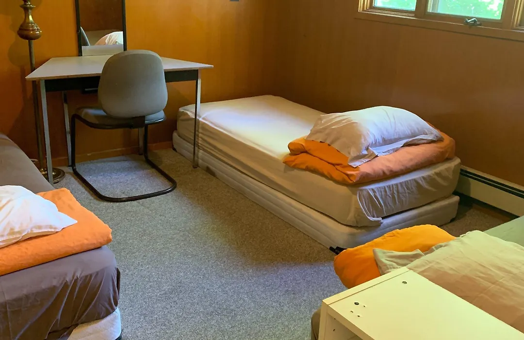 Vancouver Backpacker House - 10 Min Walk To Metrotown Skytrain Station-1